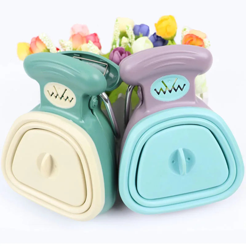Pelle à excréments pliable pour chien avec 1 rouleau de sacs décomposables, ramasse-excréments propre.